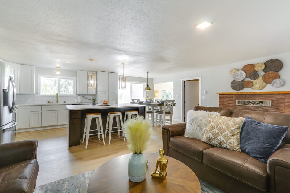 Chehalis Getaway w/ Golf Course View + Fire Pit! House in Washington