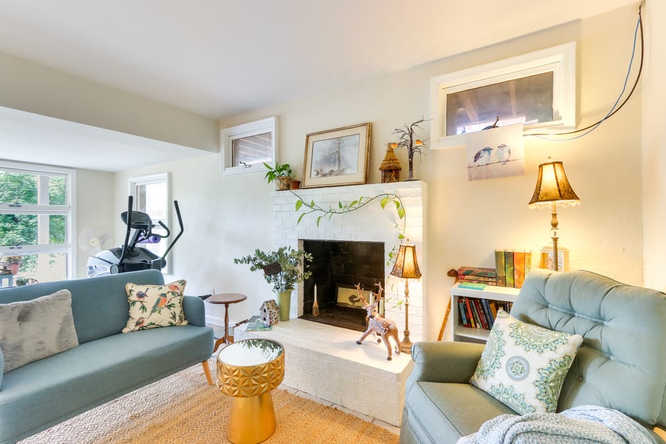 Peaceful Riverfront Retreat w/ Yoga & Art Studio! Apartment in Shenandoah Valley