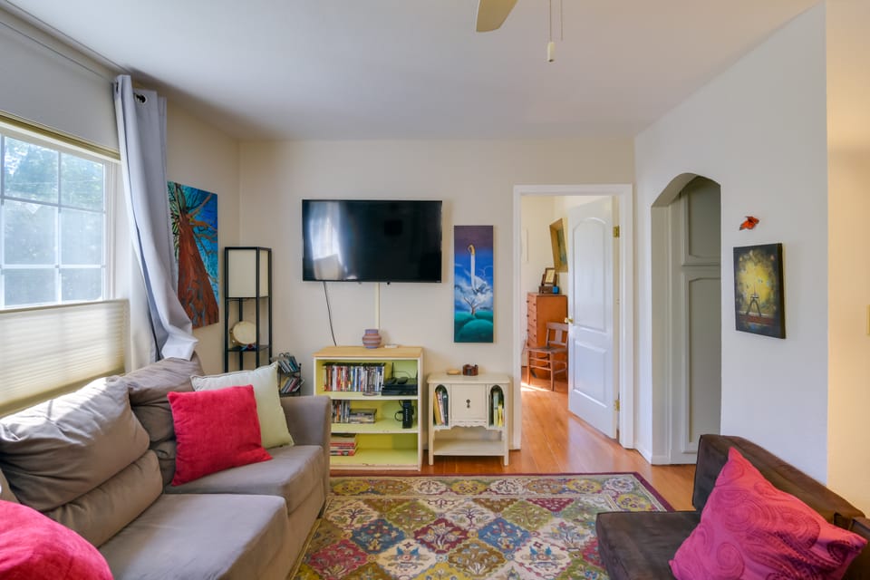 Fenced Yard & Grill: Orville Cottage Near Trails! Cottage in Oroville