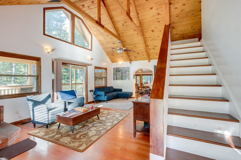 Hike, Boat & Ski: South Lake Tahoe Home House in Sierra Nevada