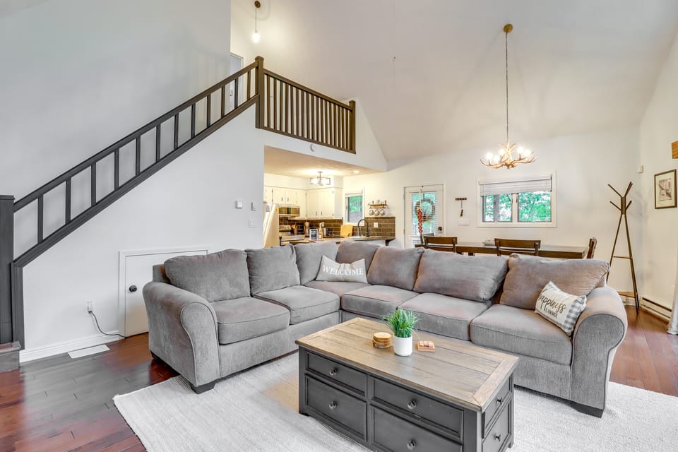 Deck, Fire Pit & Pool Access: Pennsylvania Home! House in Kidder Township