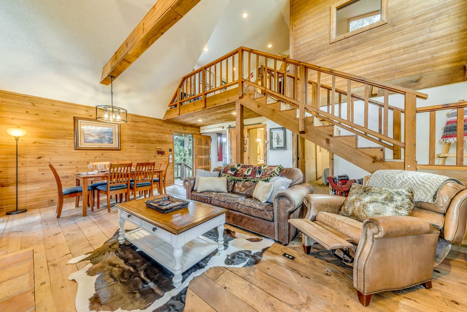Ruidoso Cabin w/ Deck + Views: 4 Mi to Winter Park House in Ruidoso
