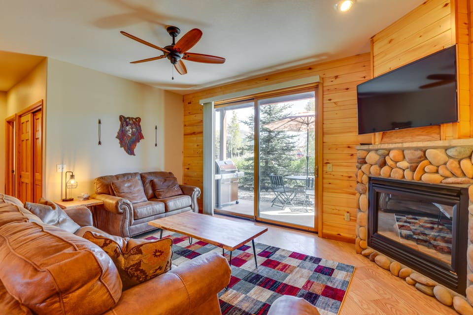 Walk to Main Street: Grand Lake Condo w/ Patio Apartment in Grand Lake