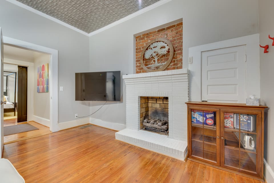 Cozy + Modern Norcross Hideaway w/ Covered Porches Apartment in Norcross