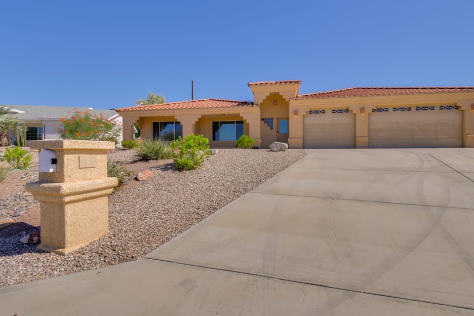 4 Mi to London Bridge: Lake Havasu City Home! House in Lake Havasu City