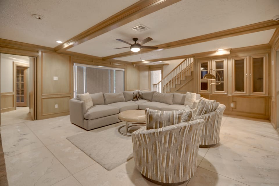 Poolside Oasis Near Medical Center & NRG Stadium! House in Houston