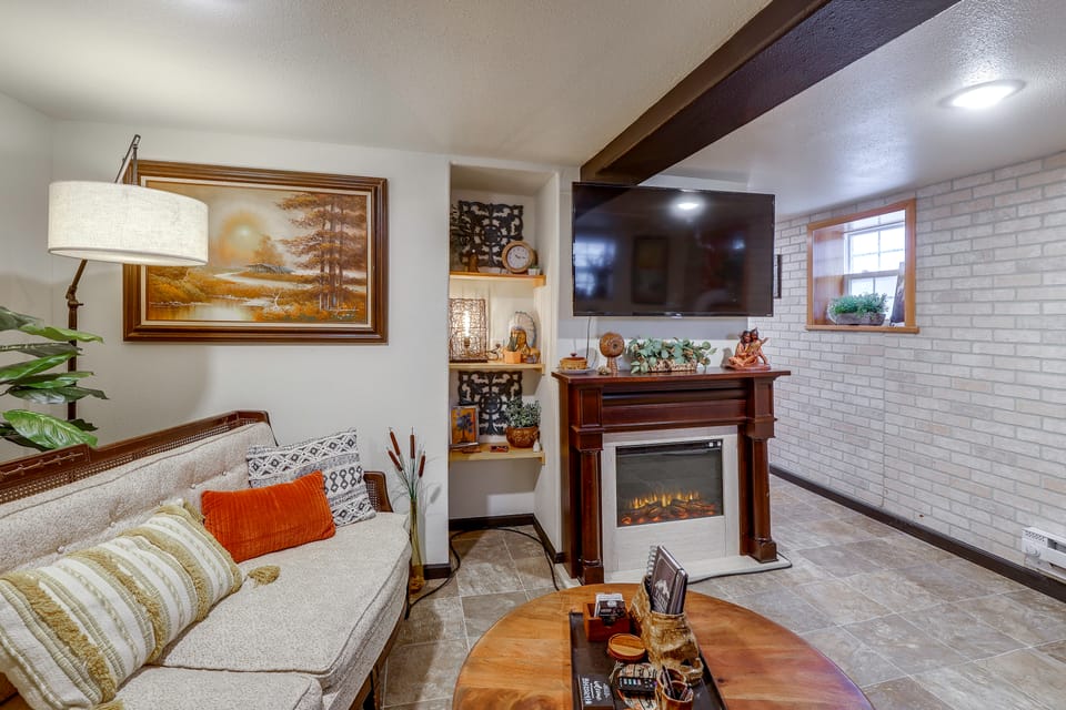 Black Hills Basecamp: Historic Rapid City Home! Apartment in Rapid City