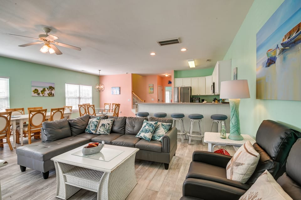 Walk to Ocean & Pier: Surfside Beach House w/ Pool House in Surfside Beach