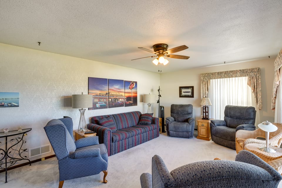 Deck & Fenced Yard: Pet-Friendly McClusky Home! House in North Dakota
