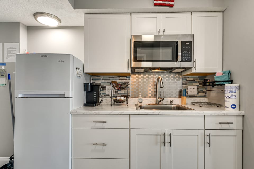 Pool Access: 8th-Floor Condo on North Myrtle Beach Apartment in North Myrtle Beach