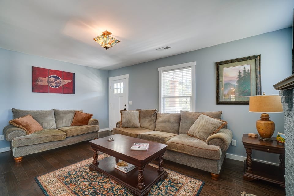 '1001 Sevier Bungalow': 2 Mi to Neyland Stadium! House in Knoxville