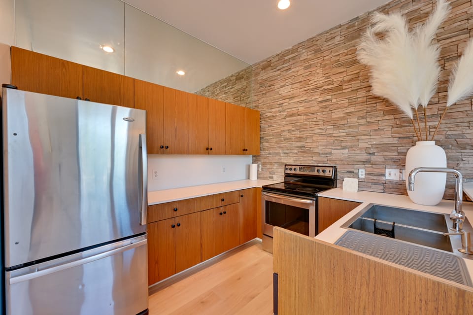 Rooftop w/ Views: Modern Little Italy Townhome Apartment in San Diego