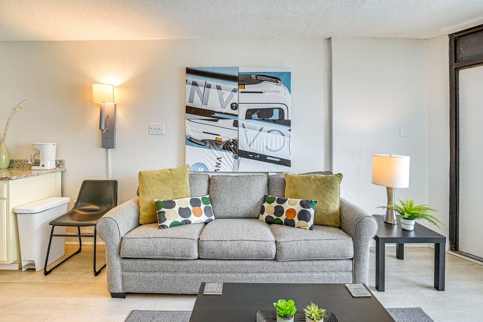 Modern Caravelle Resort Condo: Near Golf Courses! Apartment in Myrtle Beach