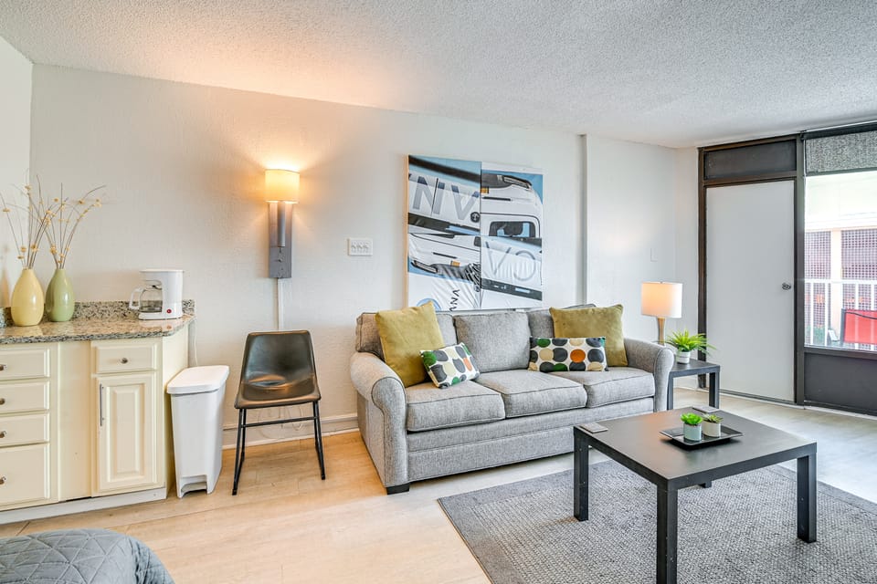 Modern Caravelle Resort Condo: Near Golf Courses! Apartment in Myrtle Beach