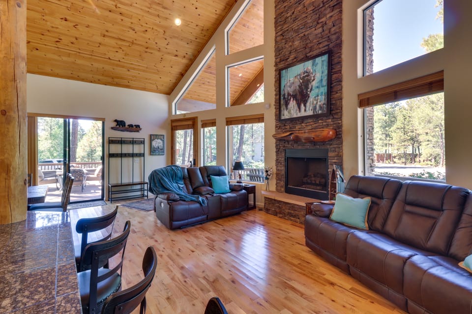 Wraparound Deck + Large Yard: Pinetop Home! House in Arizona