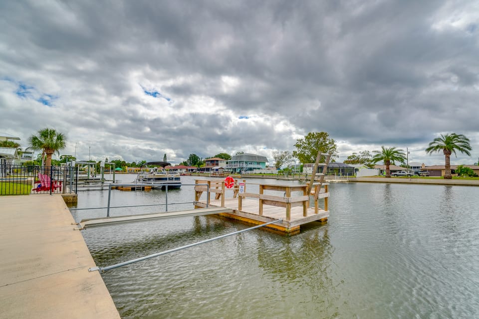 Hernando Beach Waterfront Home w/ Boat Dock & Deck House in Hernando Beach