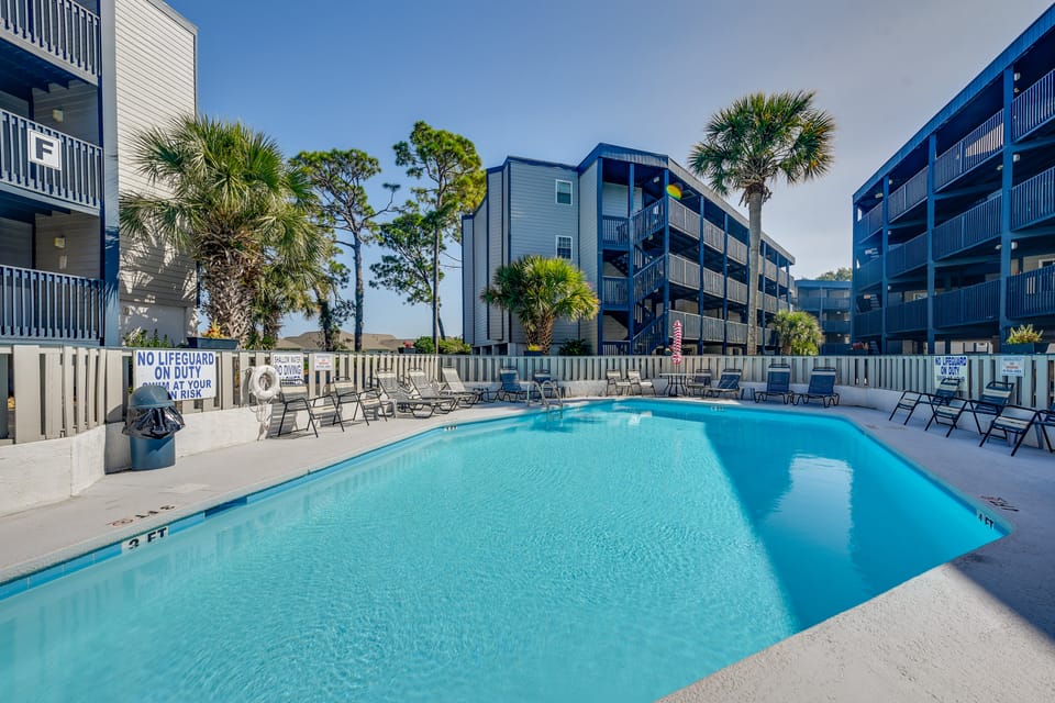 North Myrtle Beach Oasis w/ Community Pool! Apartment in North Myrtle Beach