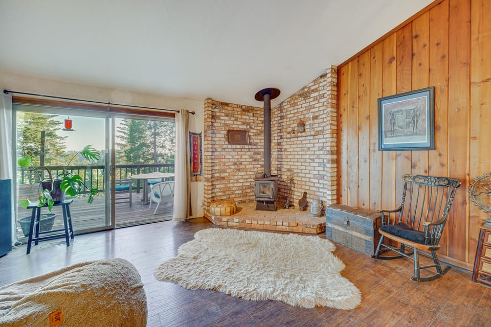 Serene Nevada City Cabin: 4 Mi to Scotts Flat Lake House in Sierra Nevada