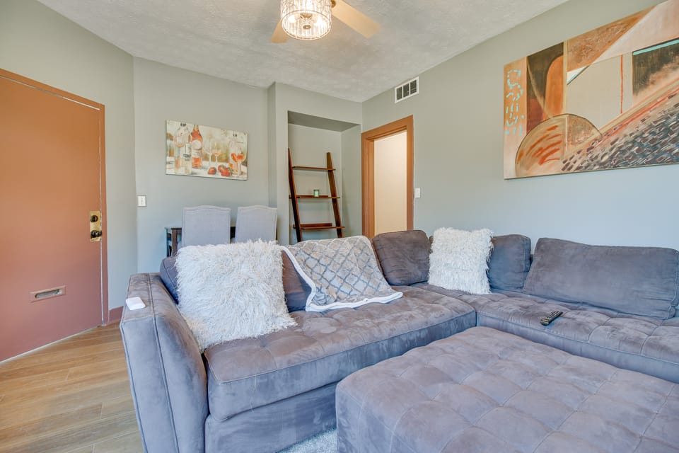 Jetted Tub: Dayton Condo, 2 Mi to Oregon District Apartment in Dayton