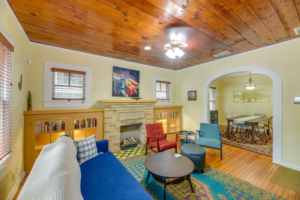 San Antonio Gem in Prime Location w/ Outdoor Space House in San Antonio