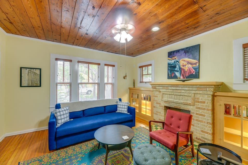 San Antonio Gem in Prime Location w/ Outdoor Space House in San Antonio