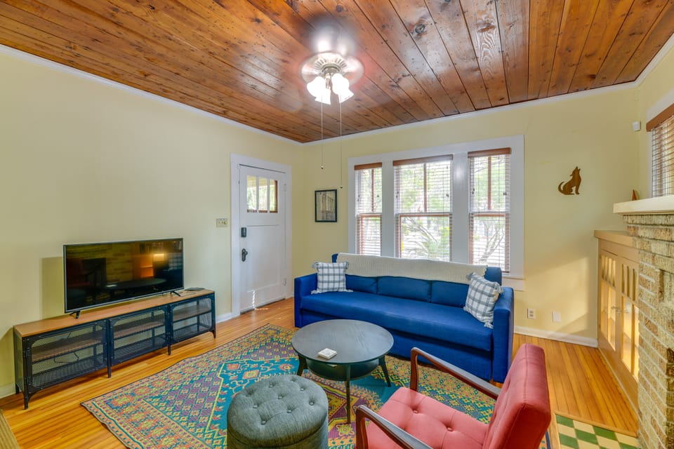 San Antonio Gem in Prime Location w/ Outdoor Space House in San Antonio