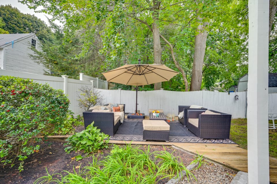 5 Mi to Salem: Furnished Patio at Danvers Studio! Apartment in Danvers
