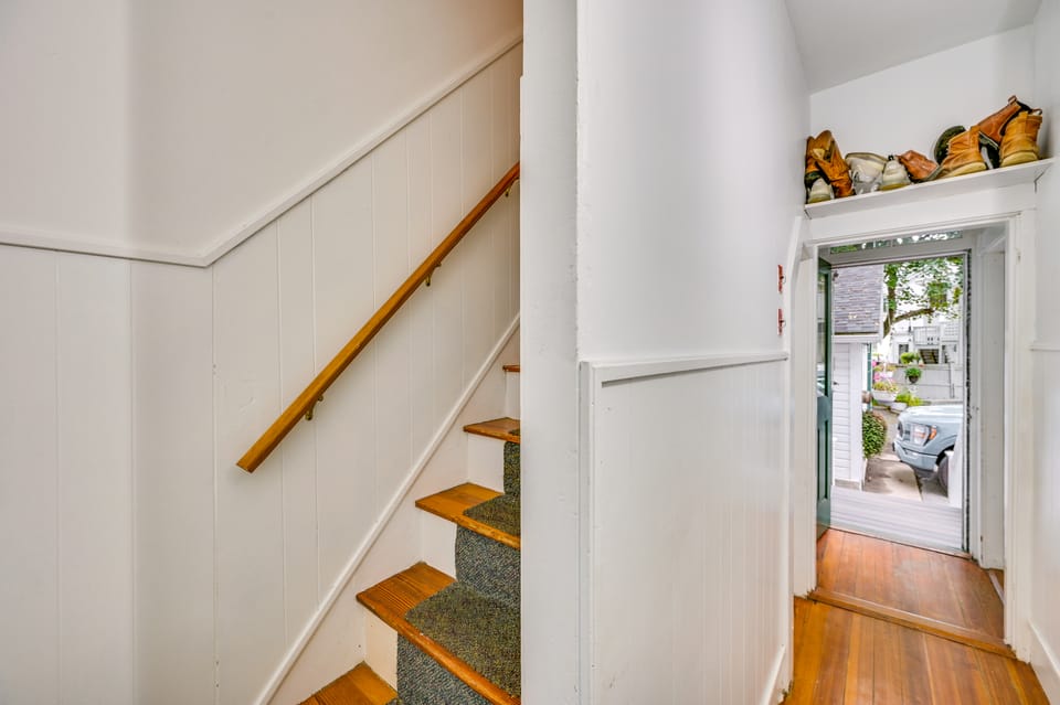 5 Mi to Salem: Furnished Patio at Danvers Studio! Apartment in Danvers