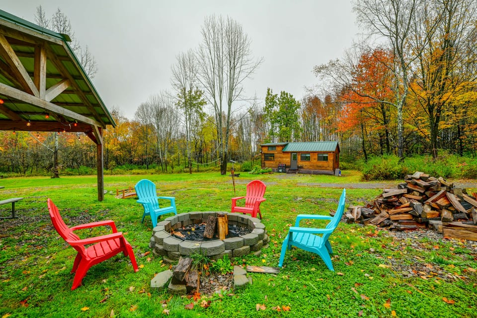 Catskills Tiny Home Cabin: Surrounded by Nature! House in New York