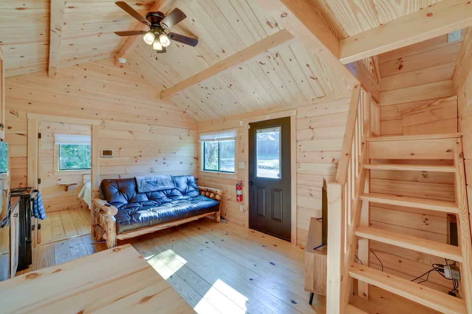 Catskills Tiny Home Cabin: Surrounded by Nature! House in Pennsylvania