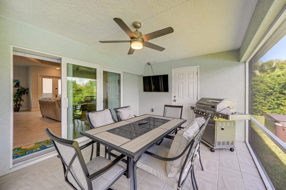 Hot Tub & Lanai! Marco Island Home 2 Mi to Beaches House in Marco Island