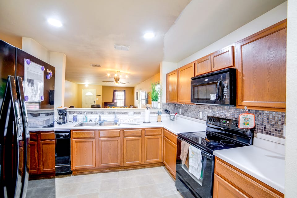 Fenced Yard, Workspace, Garage: Ft Worth Home Base House in Fort Worth