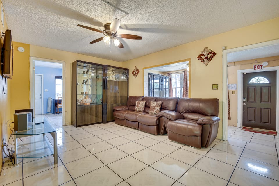 4 Mi to Beach: Hollywood Home w/ Patios! House in Hollywood