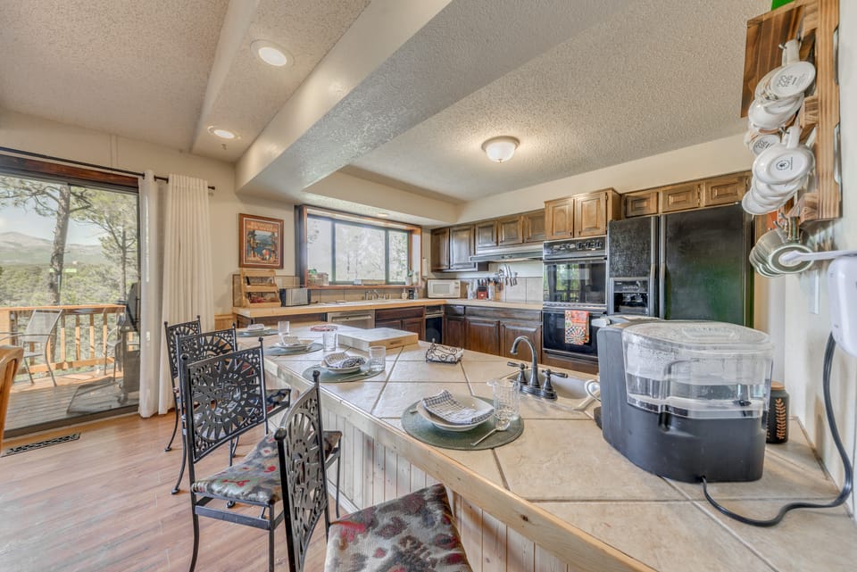 Ruidoso Retreat w/ Sierra Blanca Peak Views! House in Ruidoso