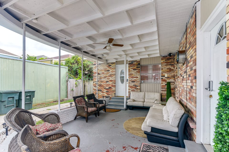 Steps to Sea! Family-Friendly Galveston Getaway Apartment in Galveston Island
