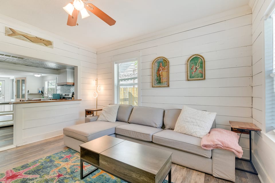 1 Mi to Shore! Galveston Stay w/ Pet-Friendly Yard House in Galveston Island