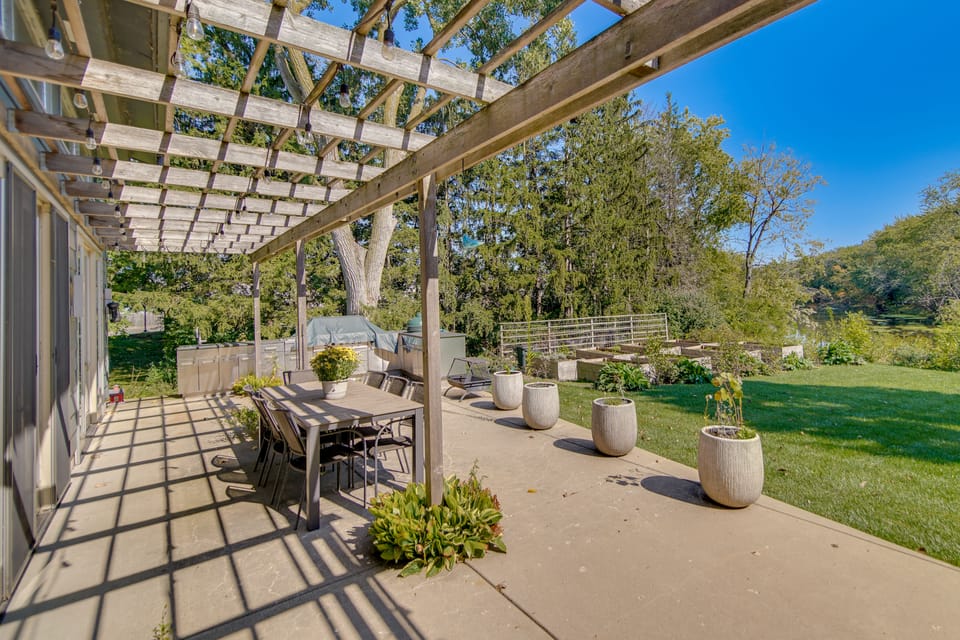 Riverfront Libertyville Retreat w/ Outdoor Kitchen House in Illinois