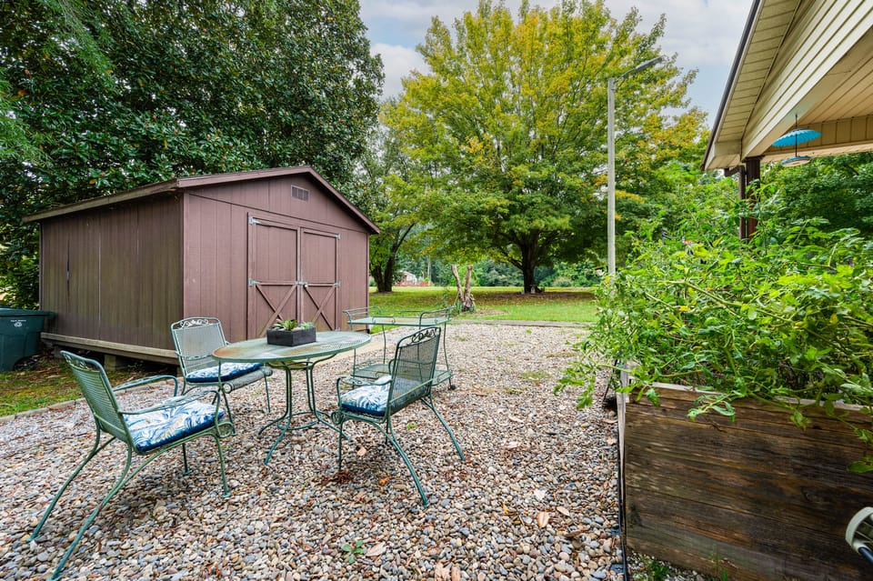 Game Nights, BBQs & Family Fun: Union Grove Escape House in North Carolina