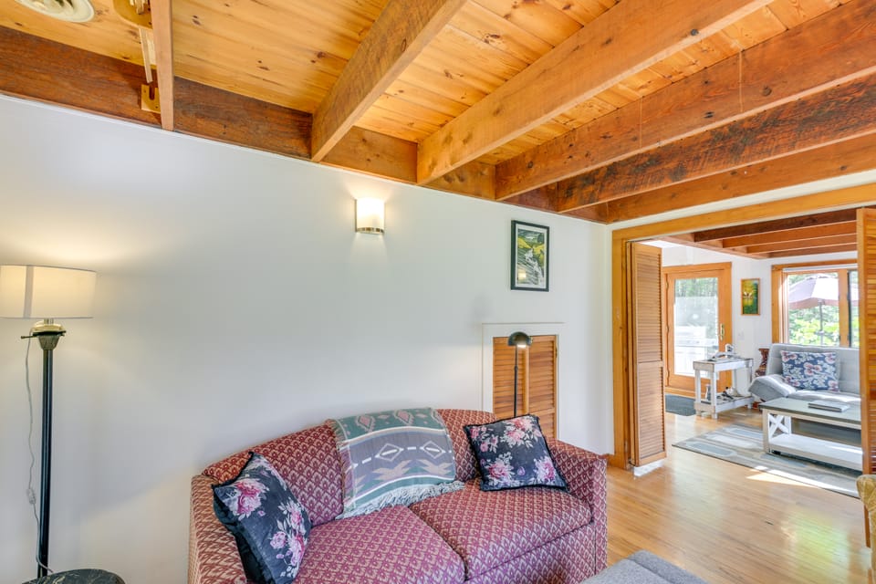 Ellsworth Home ~ 18 Mi to Acadia Nat'l Park! House in Trenton