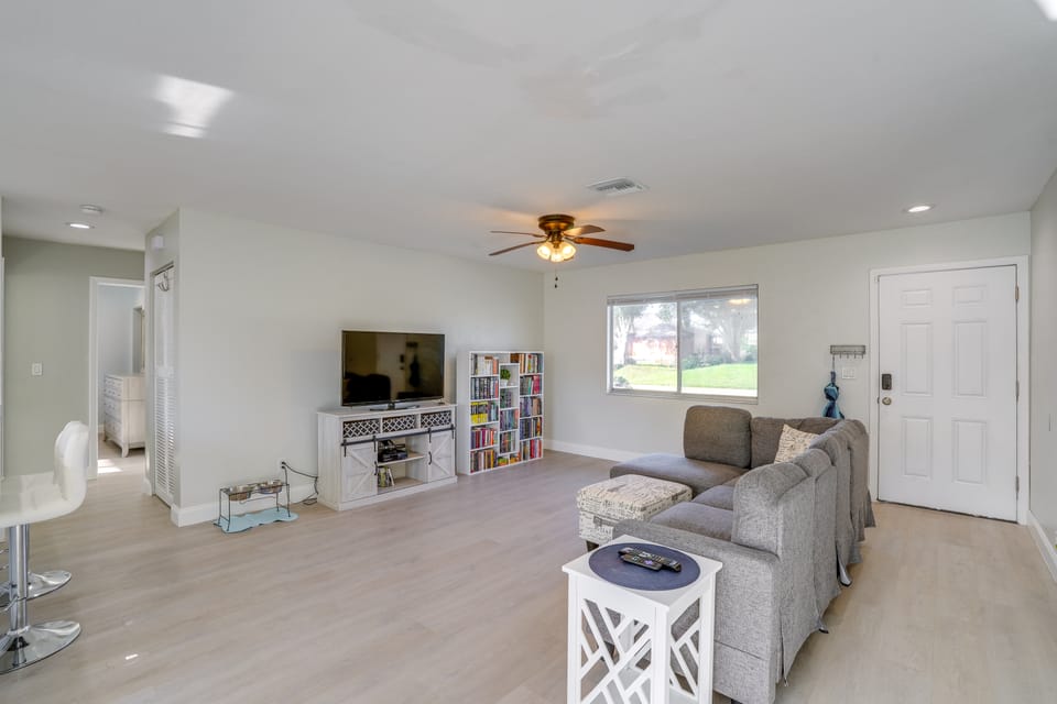 Fort Myers Vacation Home w/ Patio ~ 14 Mi to Beach House in Lee County