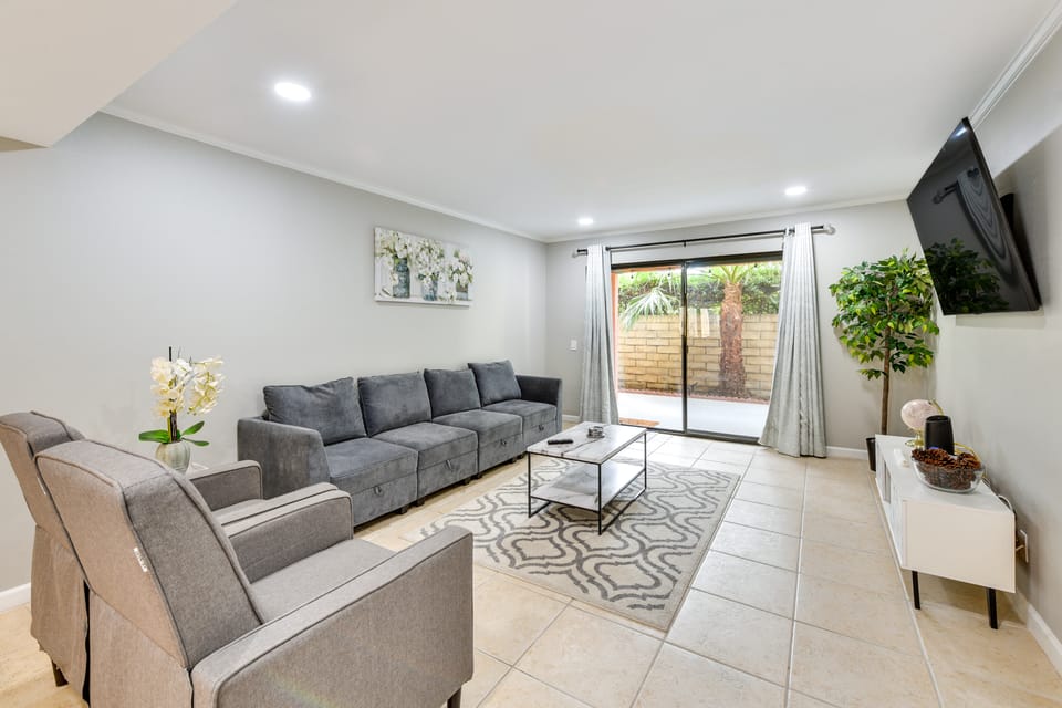 Resort Perks, Private Patio: Palm Springs Condo! Apartment in Palm Springs