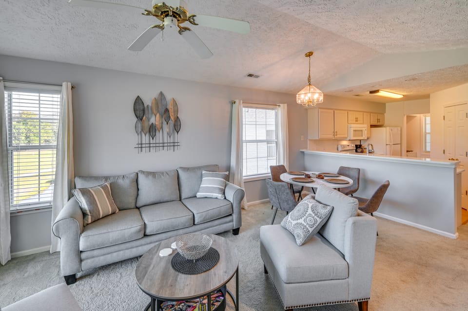 Myrtle Beach Oasis w/ Pool & Private Balcony! Apartment in Carolina Forest