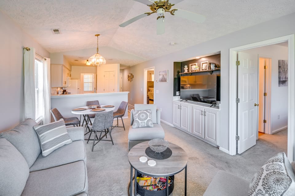 Myrtle Beach Oasis w/ Pool & Private Balcony! Apartment in Carolina Forest