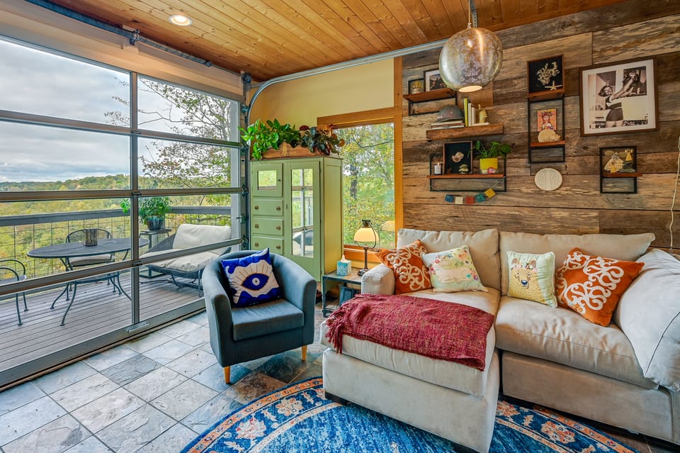 Yadkin River 'Treehouse'~ Miles of Trails On-Site Apartment in North Carolina