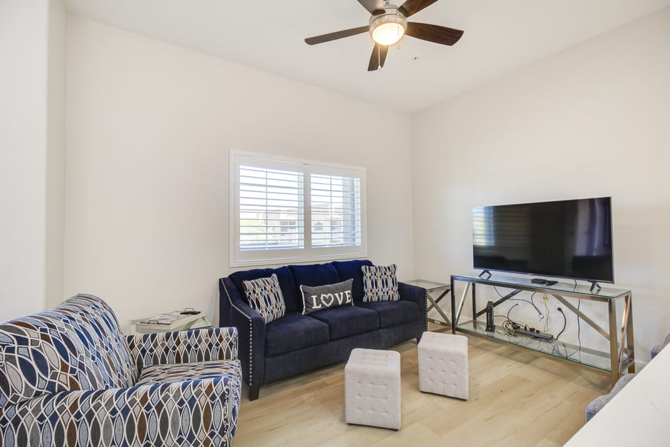 Central Tucson Condo w/ Community Pool + Hot Tub! Apartment in Catalina Foothills