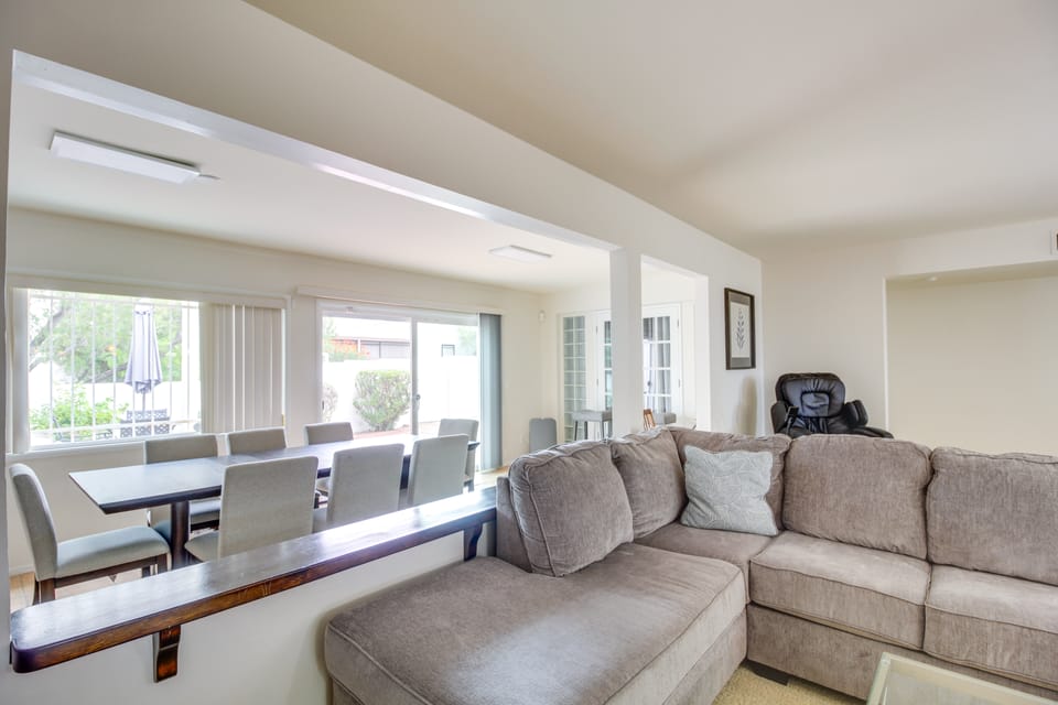 Tucson Townhome w/ Shared Pool in 55 + Community! Apartment in Casas Adobes