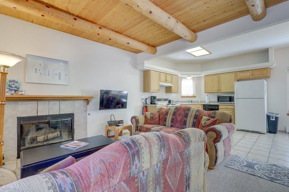 Charming Amalia Retreat w/ Fireplace & Grill! House in New Mexico