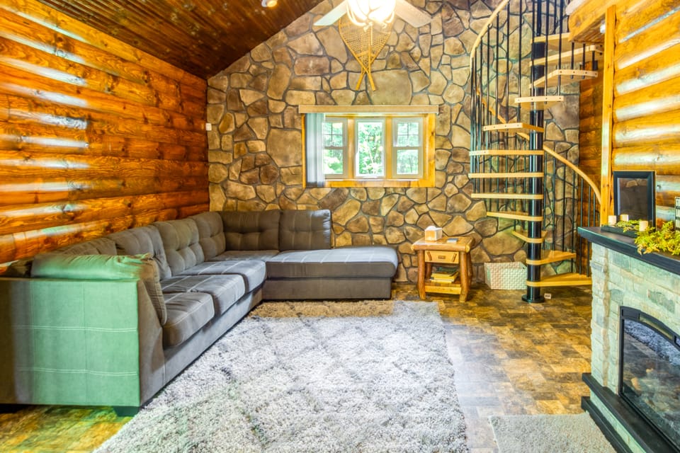 Secluded Cabin w/ On-Site Creek + Trails! House in Allegheny River