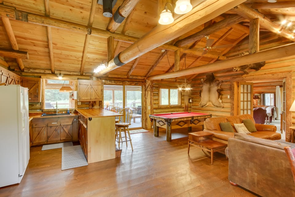 Scenic Montana Cabin Rental ~ 1 Mi to Yellowstone! House in Cooke City-Silver Gate