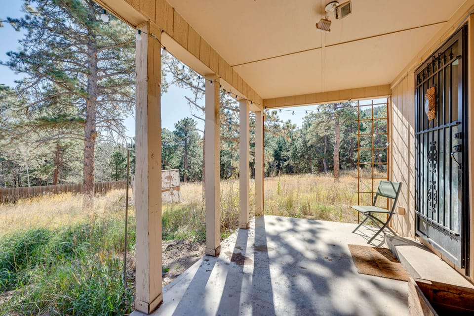 17 Mi to Town: Peaceful Golden Cabin! House in Colorado